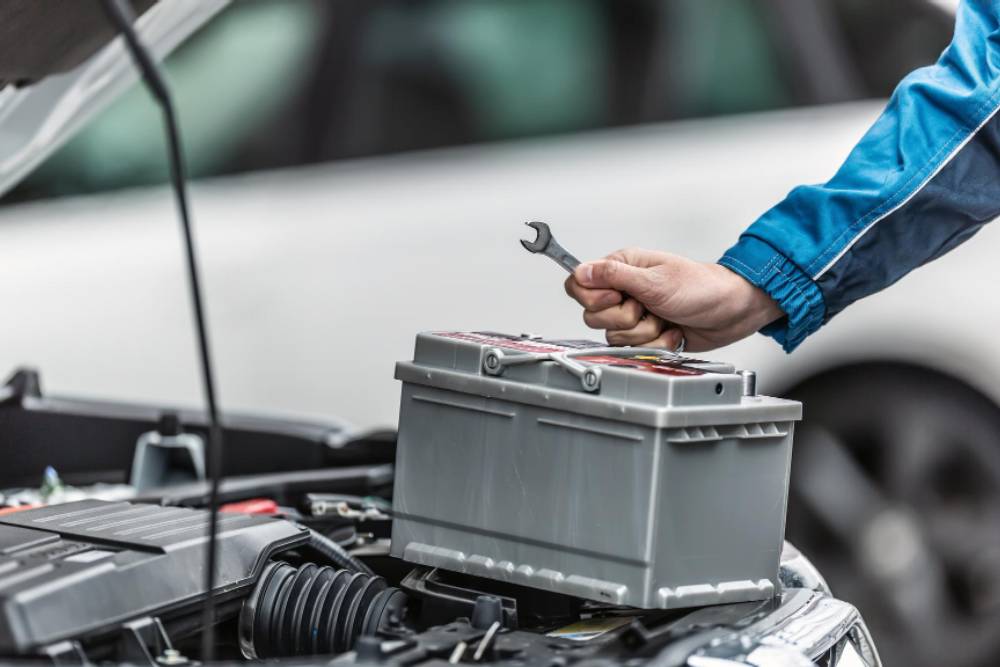5 Battery Replacement Tools Every Driver Should Have