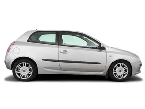 Fusebox and diagnostic socket locations Fiat Stilo 2004 - 2006
